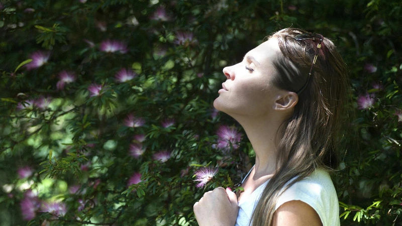 Techniques de respiration en sophrologie pour réduire le stress